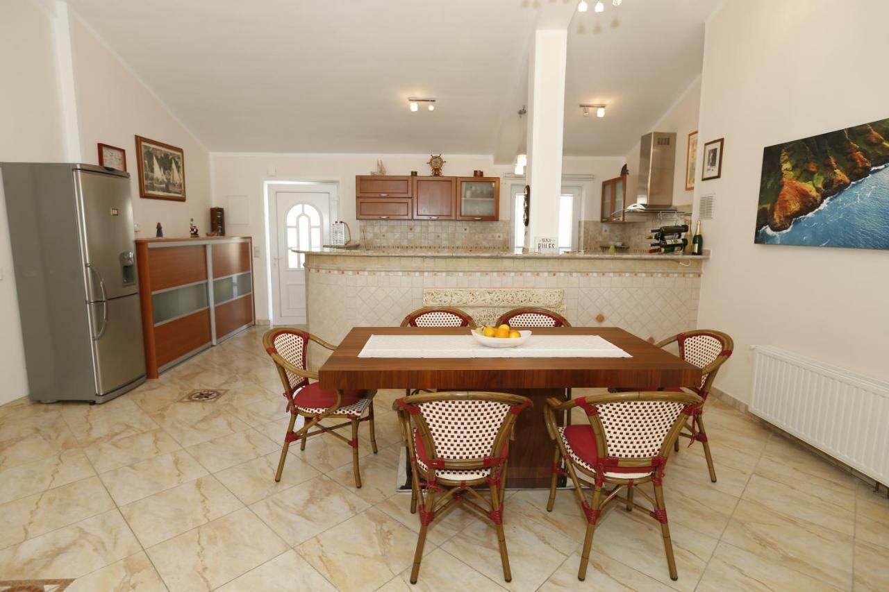 Apartment Bojan With Terrace And Sea View Baška Εξωτερικό φωτογραφία