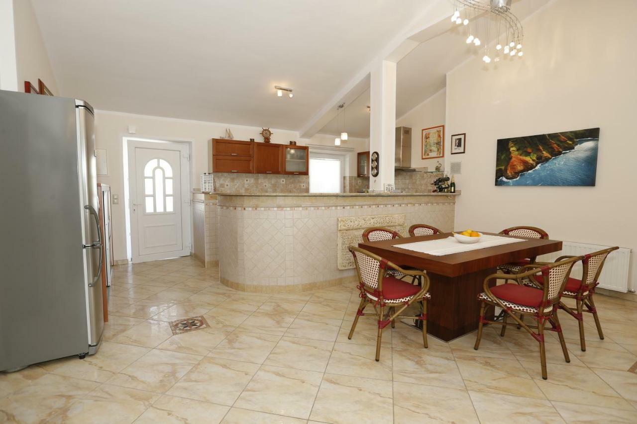 Apartment Bojan With Terrace And Sea View Baška Εξωτερικό φωτογραφία